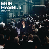 Amelia_Erik Hassle