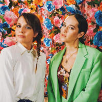 Pedestal_Silvina Moreno,Ximena Sariñana