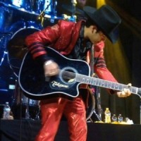 Puño De Tierra(En Vivo 2013)_Ariel Camacho