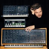 Opening (feat. Darius van Helfteren) (Yan Remix)_Philip Glass,Yan,Darius van Helfteren
