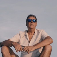 Zagrli me_Hari Roncevic