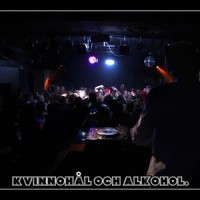 Kvinnohål & Alkohol (feat. Basse)_Johan Badh,Basse