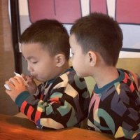 小少年_侃侃