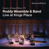 Between the old moon_Roddy Woomble