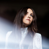 De L'autre Côté_Laura Gagné
