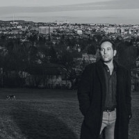 Schau Schau_Raphael Sas