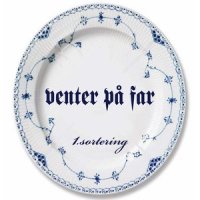 Vi Er Da Ikke Desperate, Er Vi Vel?_Venter På Far