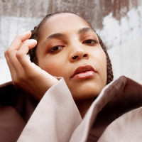 Red Coat_Sans Soucis,Kadhja Bonet,Giulia Grispino