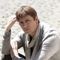 Streetcorner Symphony_Rob Thomas