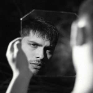 Detrás De La Pantalla