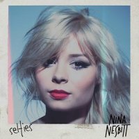 Selfies_Nina Nesbitt